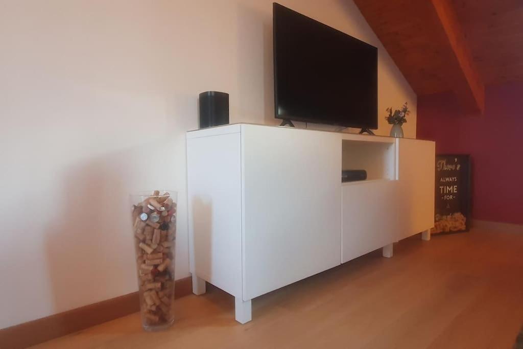 Charming 2.5Room Flat In Center Of Monforte D'Alba Bagian luar foto