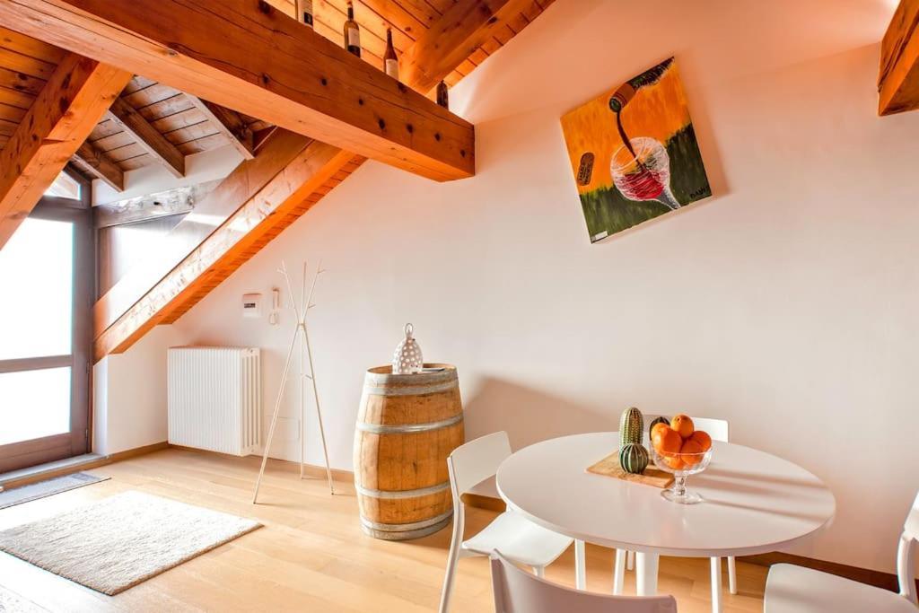 Charming 2.5Room Flat In Center Of Monforte D'Alba Bagian luar foto