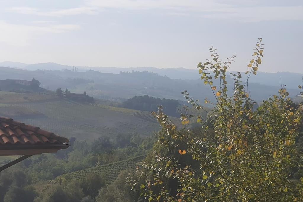 Charming 2.5Room Flat In Center Of Monforte D'Alba Bagian luar foto