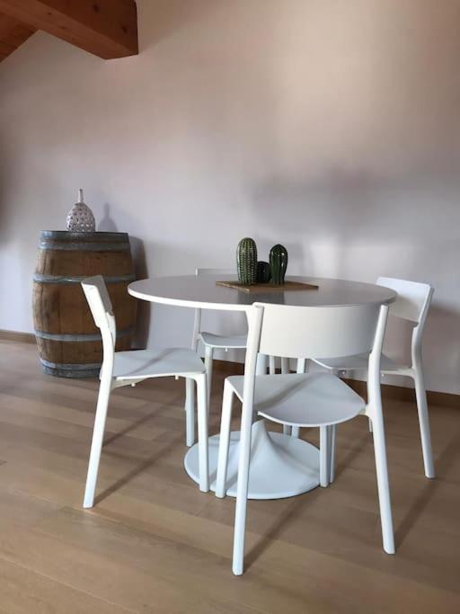 Charming 2.5Room Flat In Center Of Monforte D'Alba Bagian luar foto