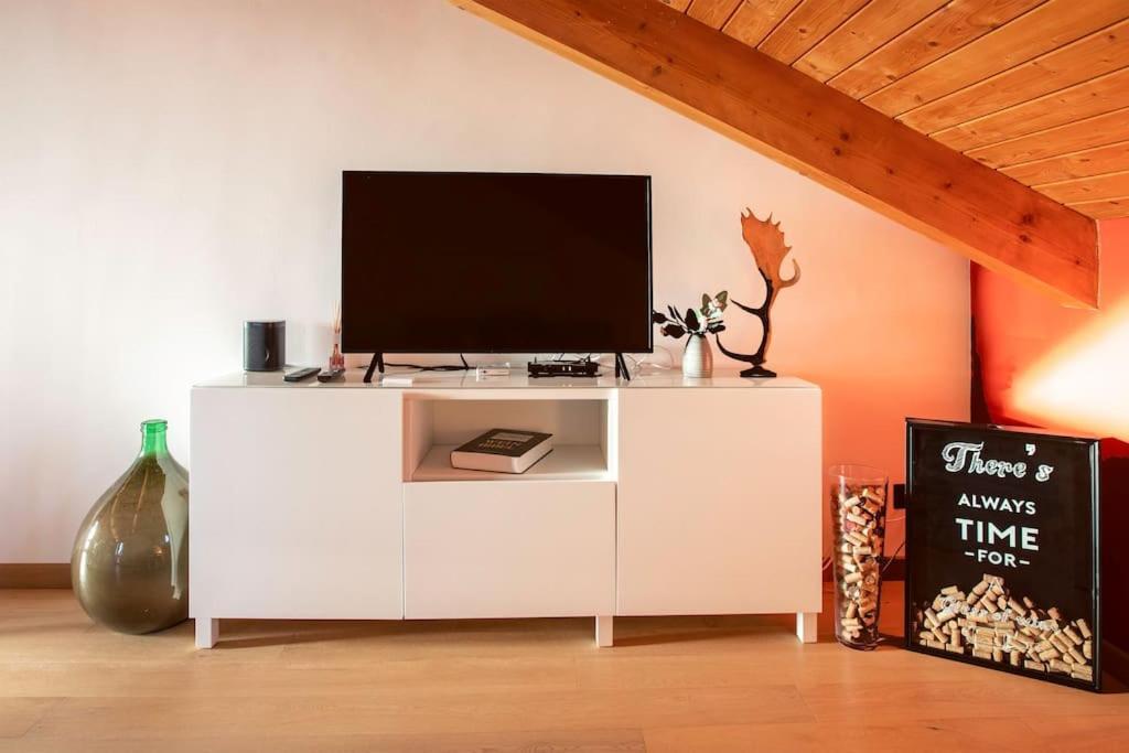 Charming 2.5Room Flat In Center Of Monforte D'Alba Bagian luar foto